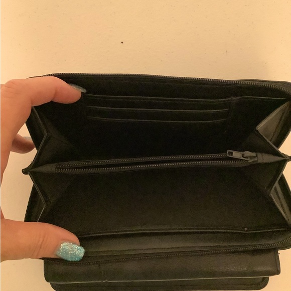 Button Wallet - Picture 3 of 3